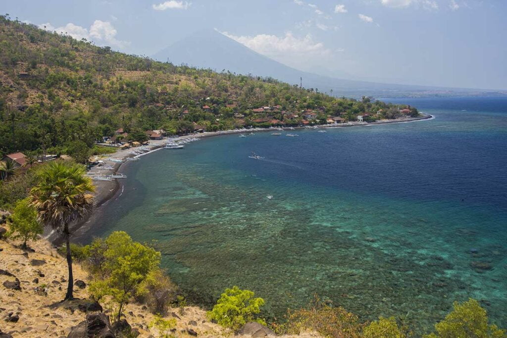 amed-beach-mont-batur-bali