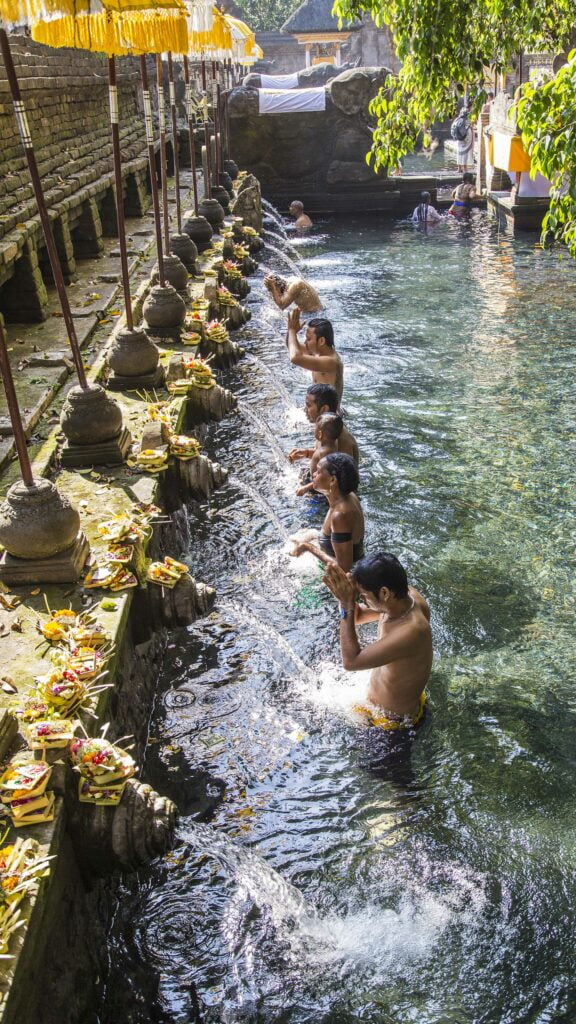 rituel-purification-temple-tirta-empul-bali