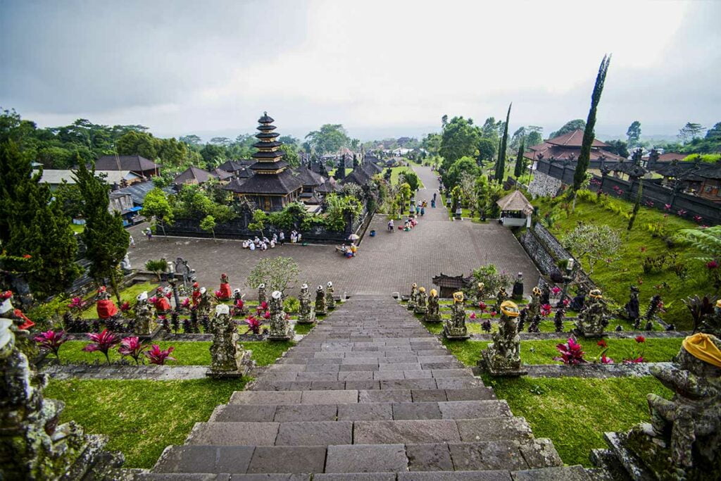 temple-mere-besakih-bali