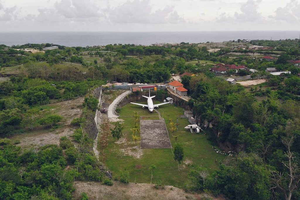 ancien-avion-attraction-visite-uluwatu