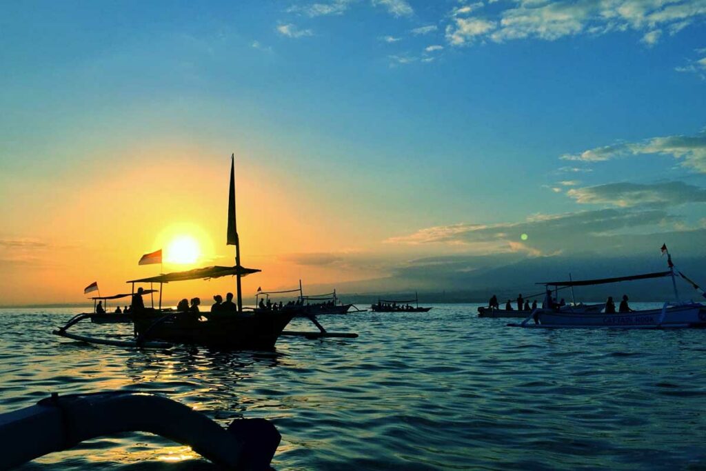 observer-dauphins-lovina-beach-bali