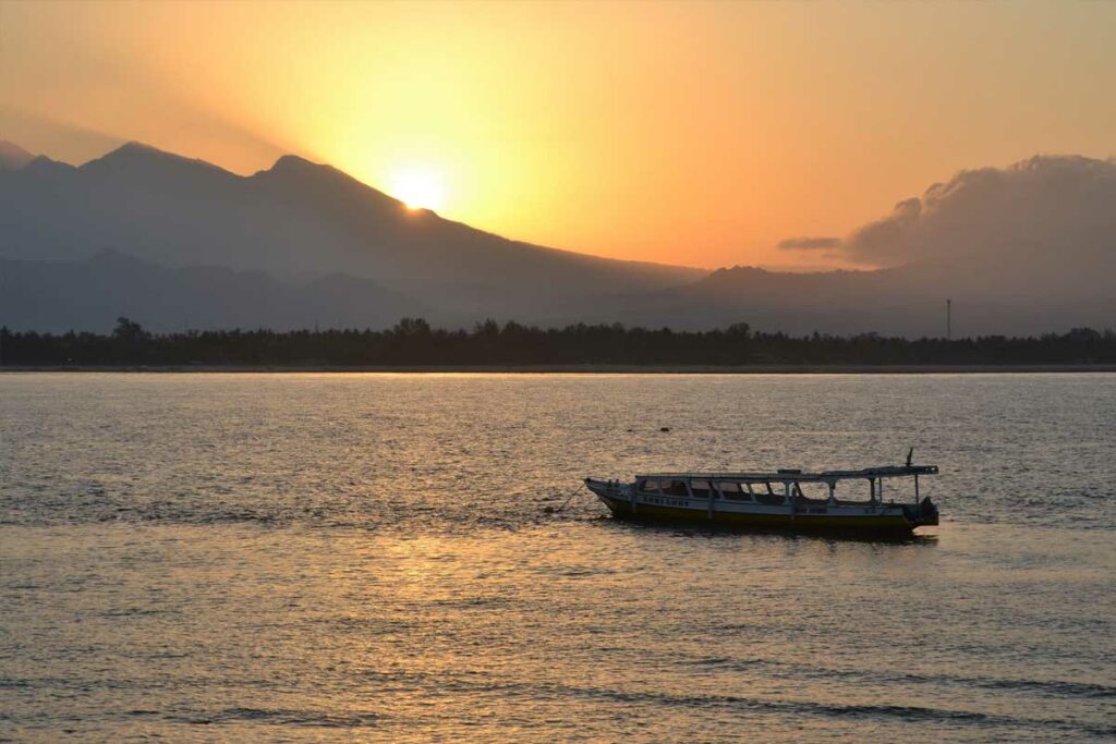 coucher-soleil-gili-meno