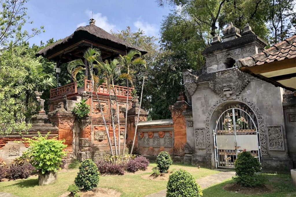 visiter-un-temple-a-bali