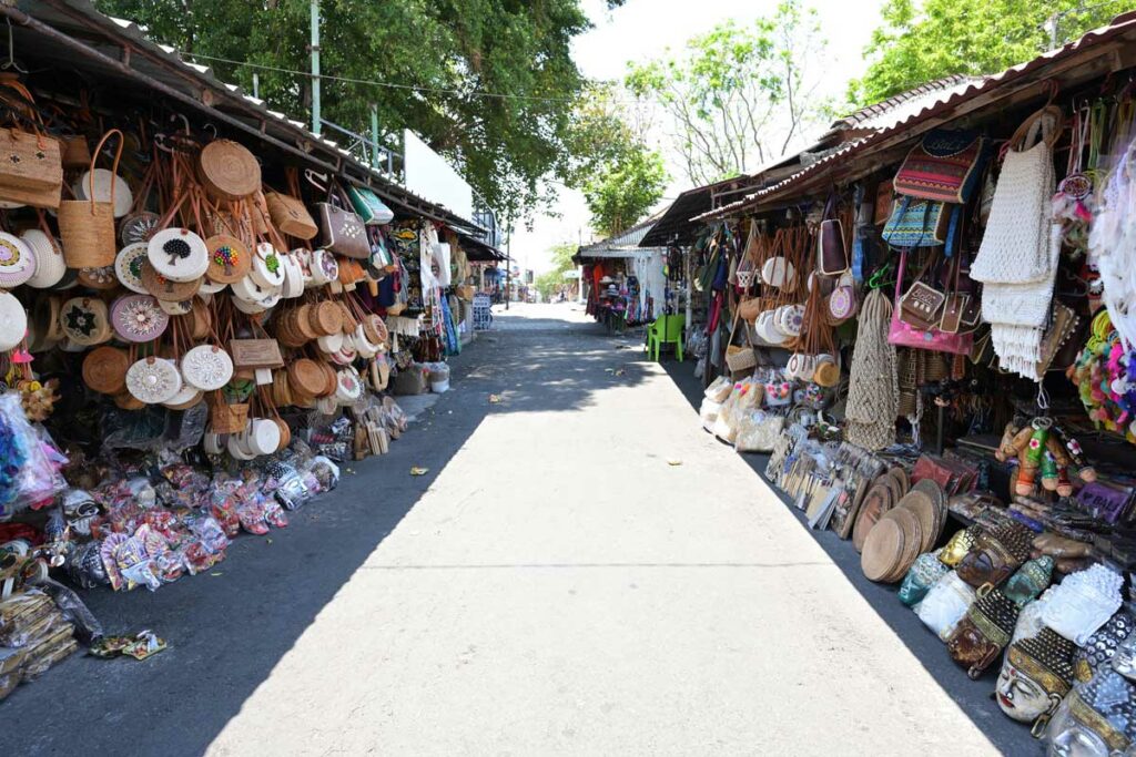 marche-souvenir-tanah-lot