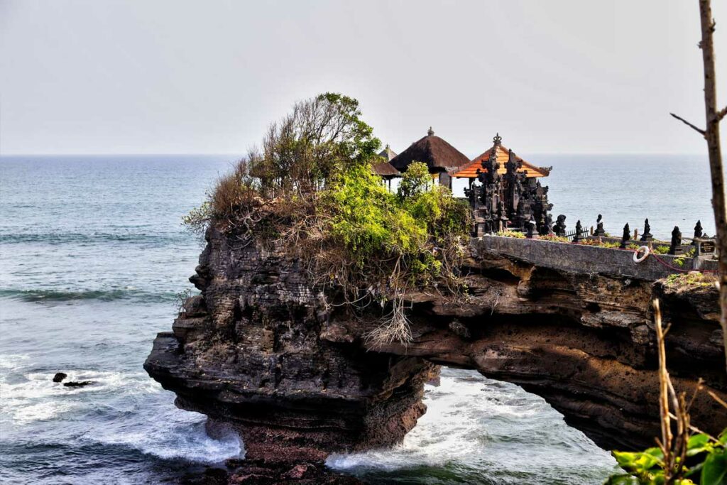 temple-enjung-galuh-tanah-lot