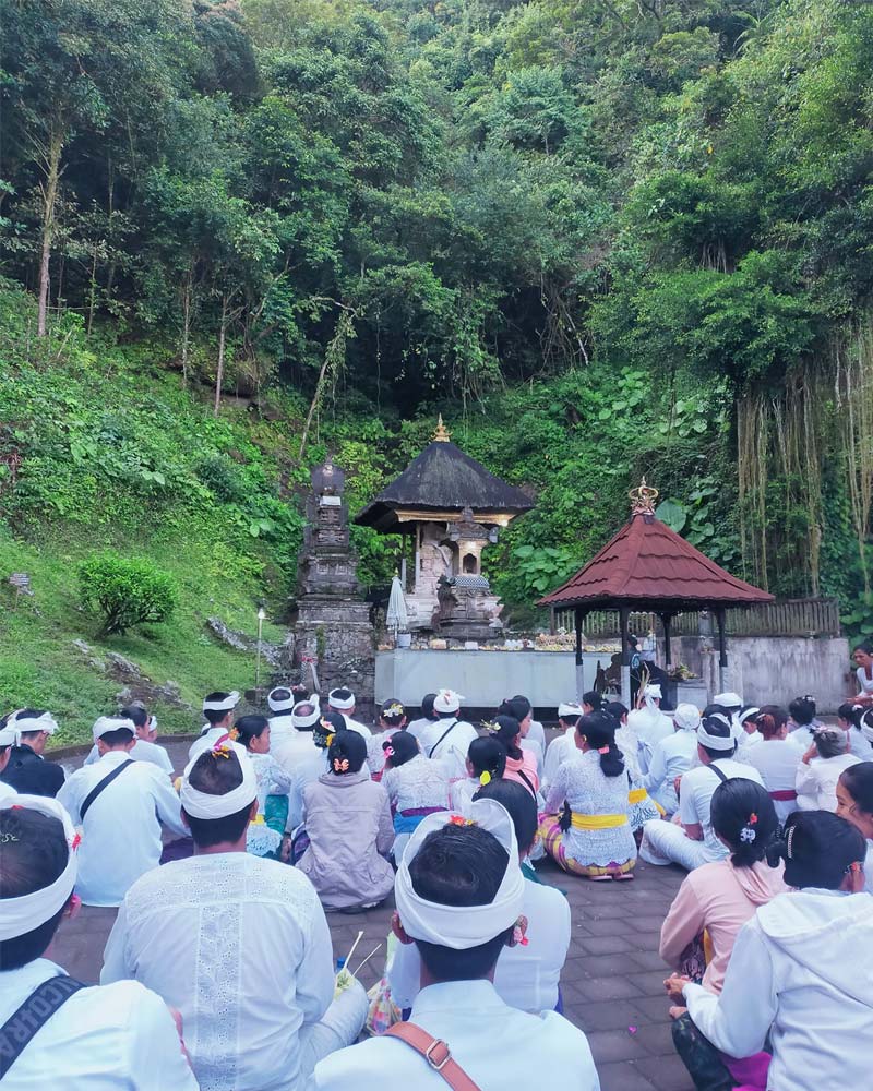 ceremonie-pur-telaga-mas-lempyang