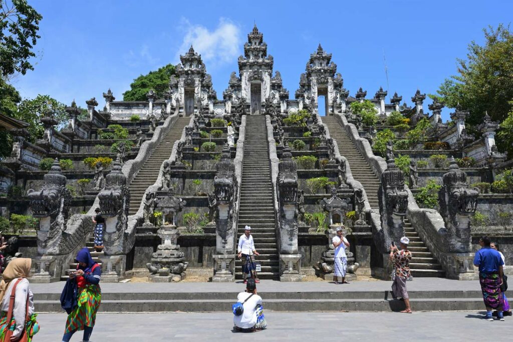 secrets-caches-temple-lempuyang-bali