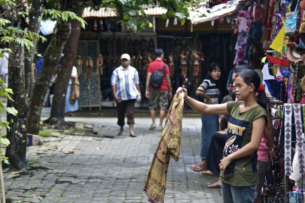 marche-local-tirta-empul