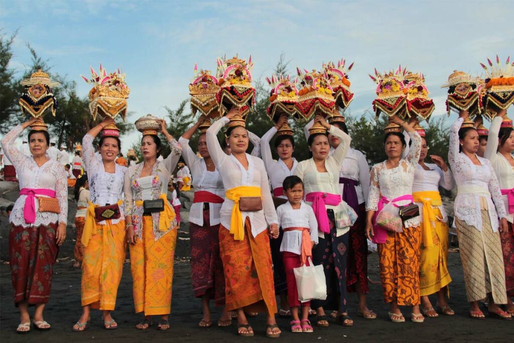 tenue-et-ceremonie-nyepi-bali