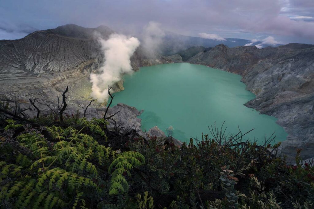 volcan-kawah-igen-banyuwangi