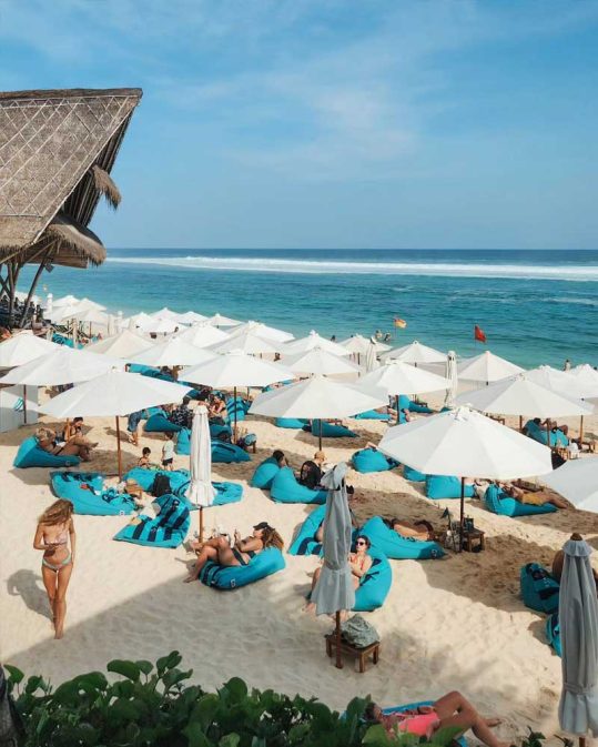 sundays-beach-club-bali